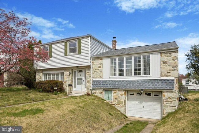 Building Photo - 805 Selma St