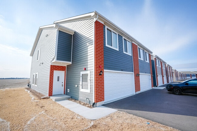 Building Photo - 1241 Gillespie Ln