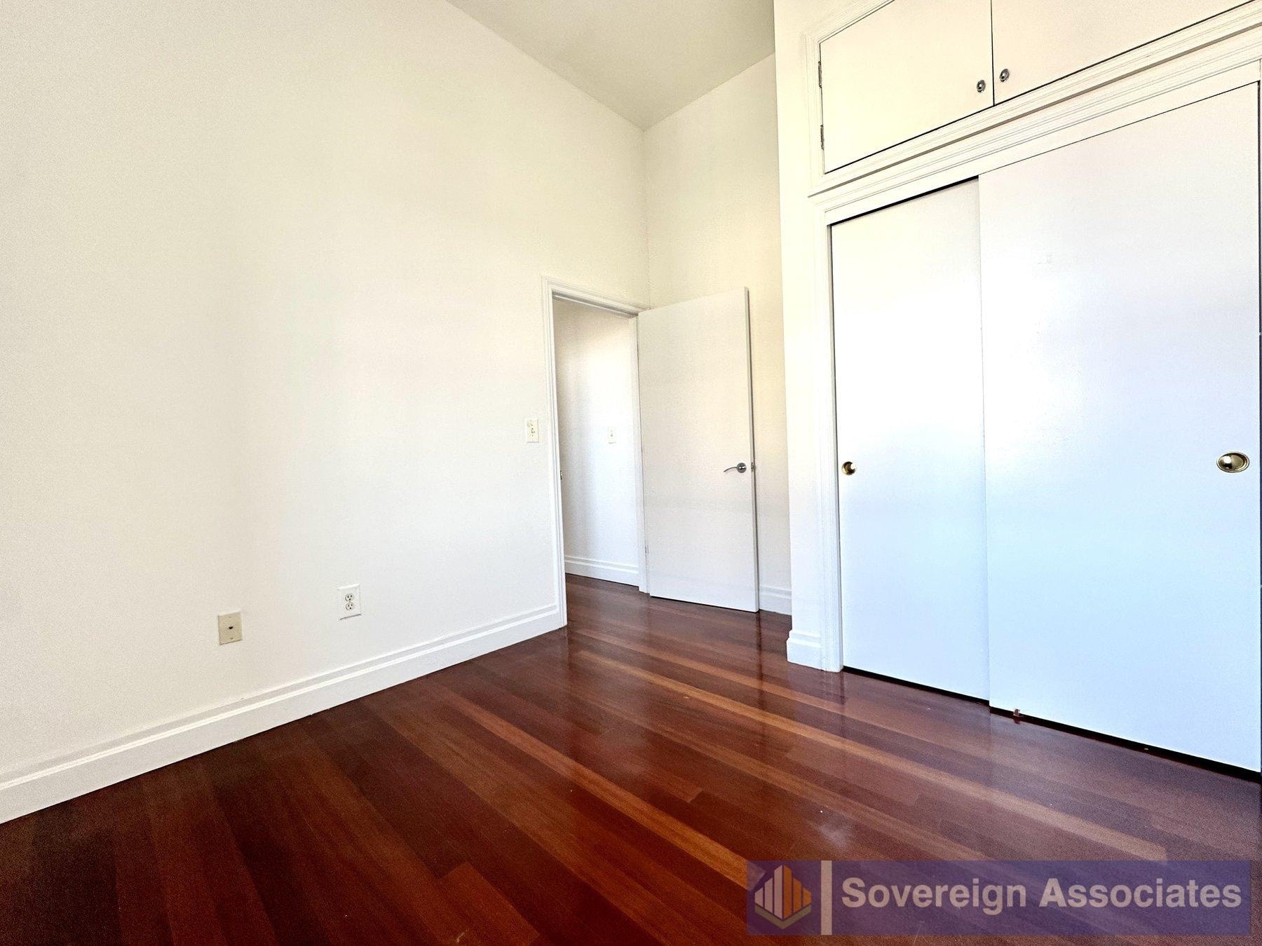 Building Photo - 609 W 137th St