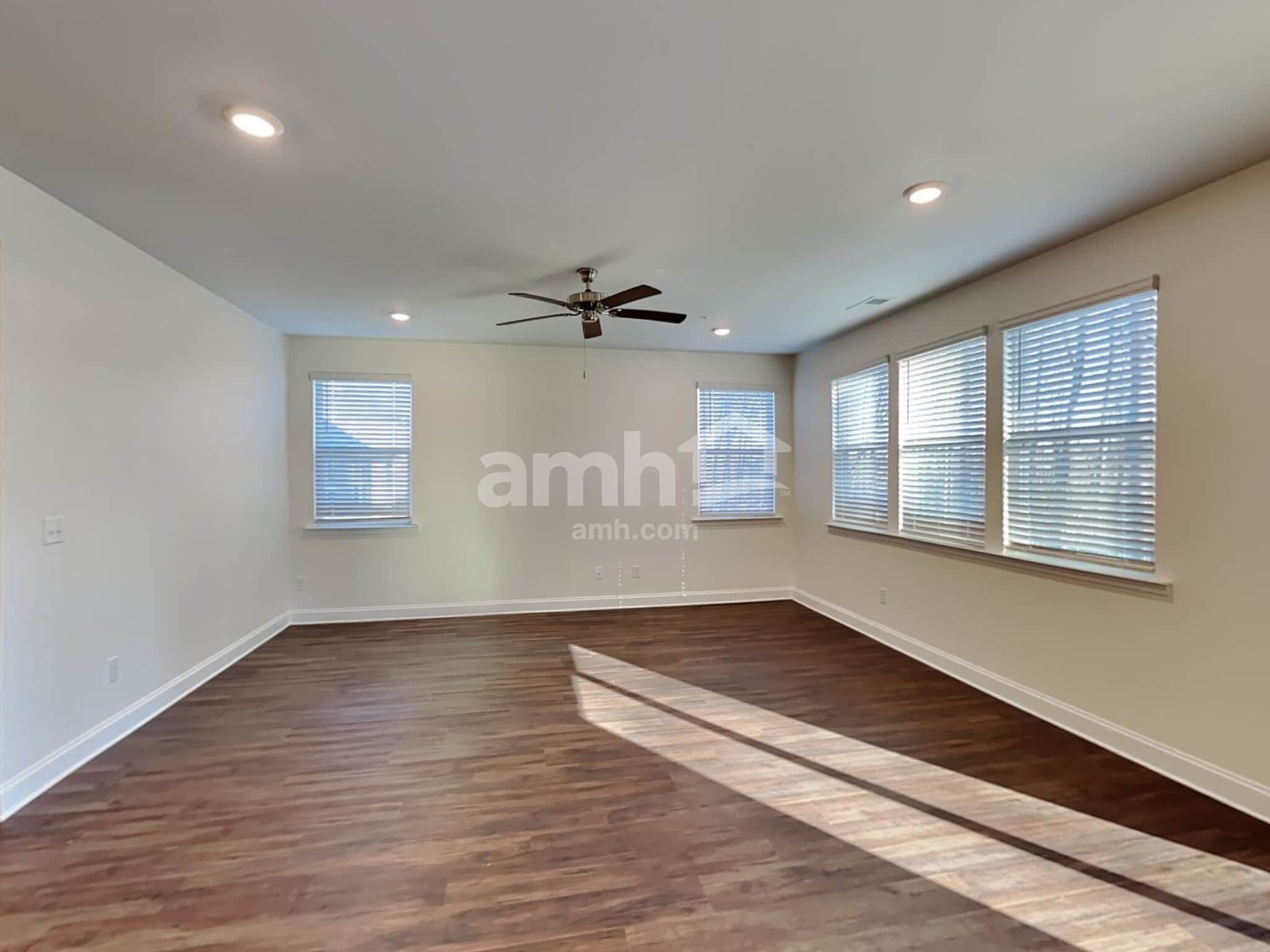 Building Photo - 626 Rivermist Dr