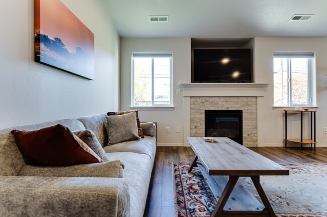 Building Photo - 1526 McKinley St