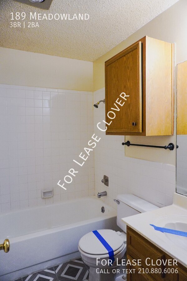 Building Photo - 189 Meadowland-