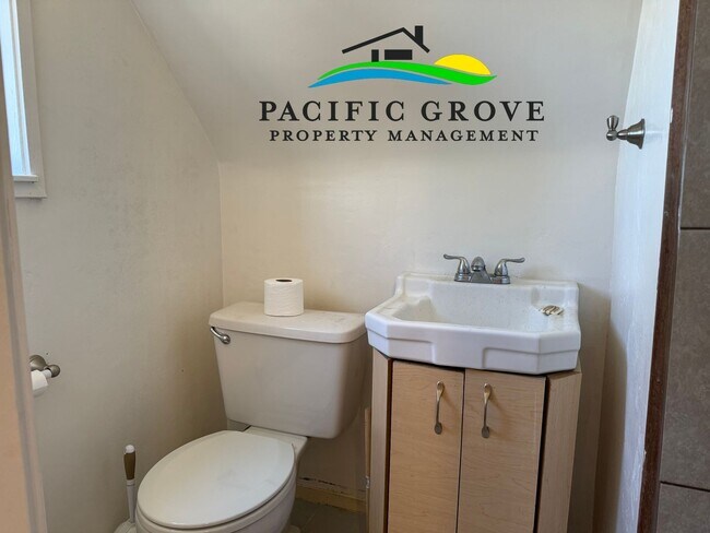 Building Photo - Delightful 3-Bedroom, 2 bath home in Pacif...