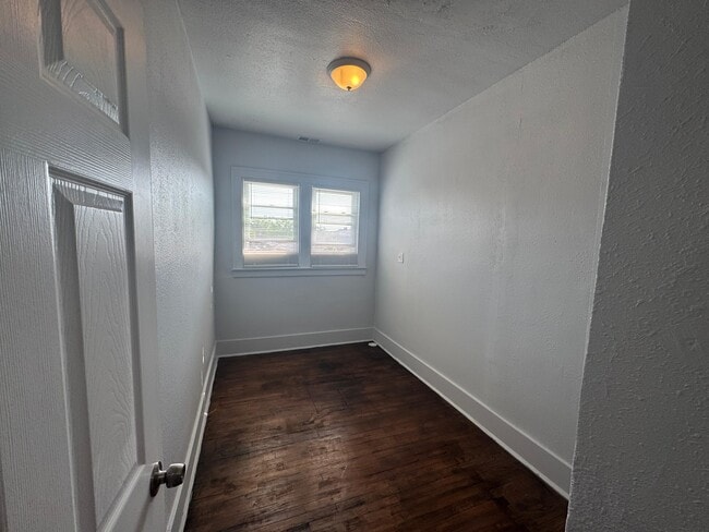 Building Photo - 3724 Wager Ave