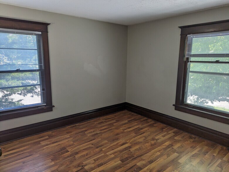 Building Photo - 1116 S Glass St