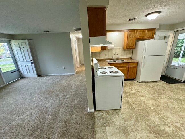 Building Photo - 7417 Rob St NW