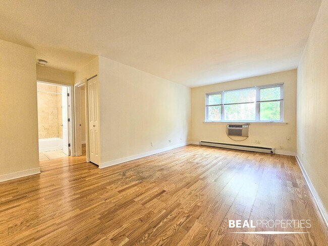 Building Photo - 625 W Wrightwood Ave