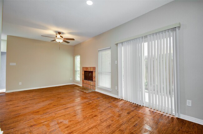Building Photo - 1818 Augusta Dr