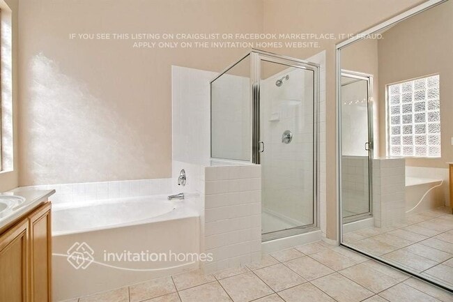 Building Photo - 2731 Enchanted Isle St