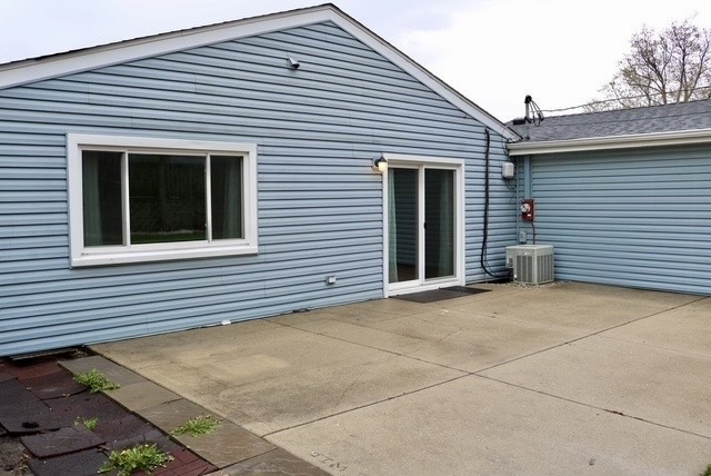 Building Photo - 2179 Elm Ave.