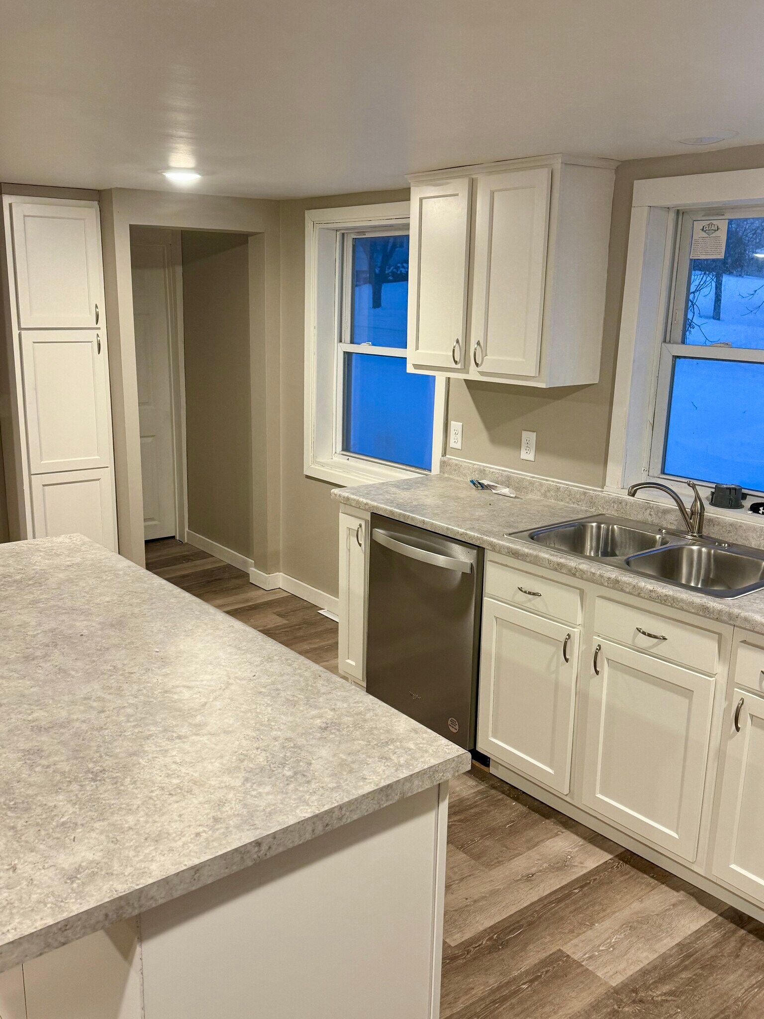 Building Photo - 401 W Douglas Ave