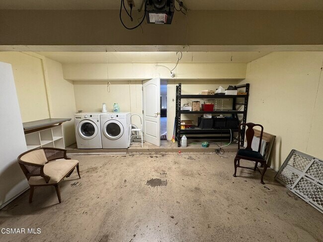 Building Photo - 2853 Instone Ct