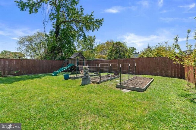 Building Photo - 465 Carvel Beach Rd