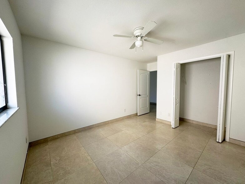 Building Photo - 630 105th Ave N