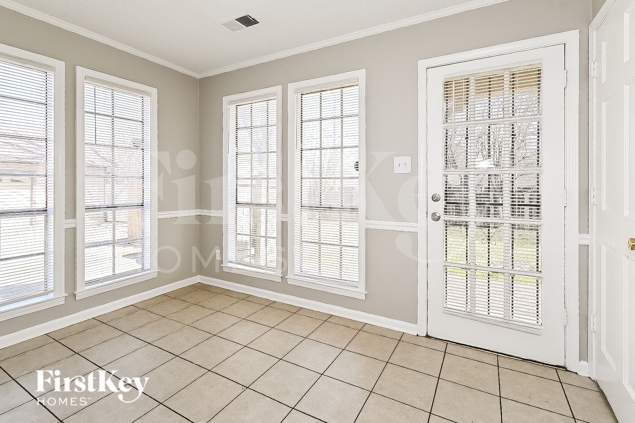 Building Photo - 4484 Westbury Dr