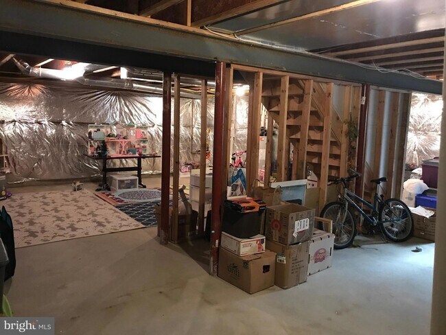 Building Photo - 284 Flagstone Rd