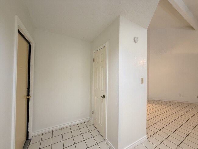 Building Photo - 7126 Fort Collins Dr