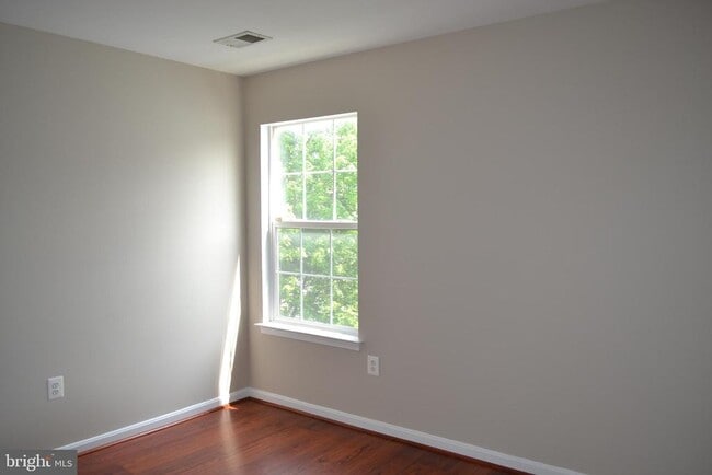 Building Photo - 20412 Middlebury St