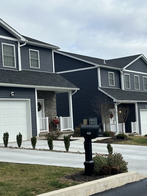 Building Photo - Whispering Pines Taylor