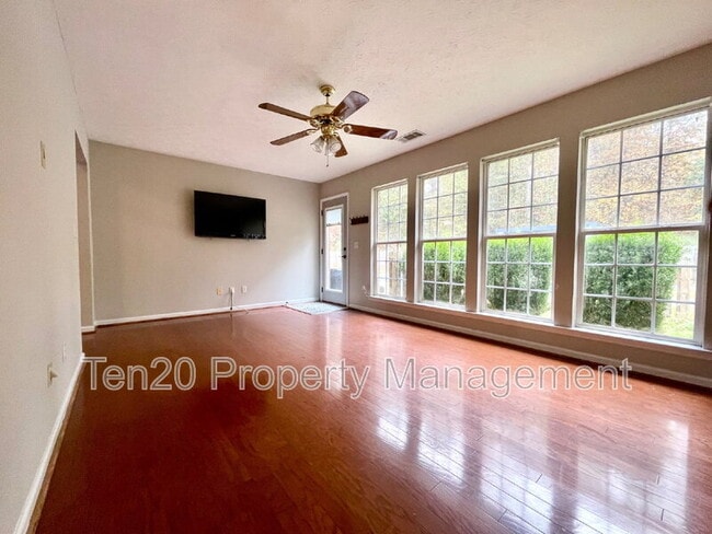 Building Photo - 177 Richardson Rd