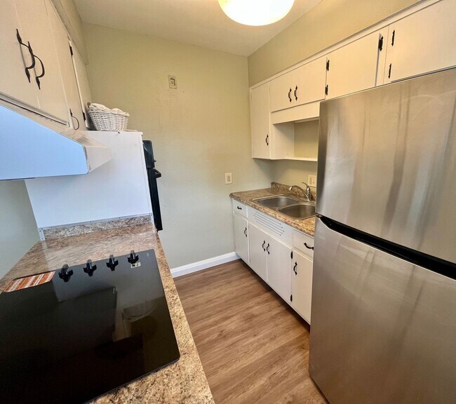 Building Photo - Three bedroom Brick Ranch in Godfrey