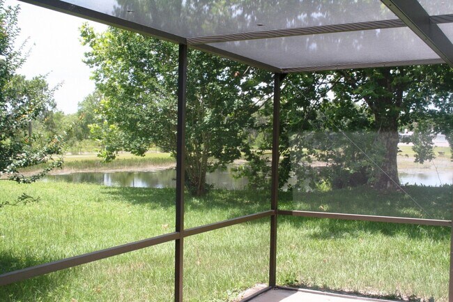 Building Photo - EXCELLENT 3/2/2 POOL HOME – 1,658 SQ FT!