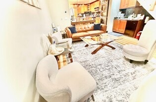 Building Photo - 425 N Church St