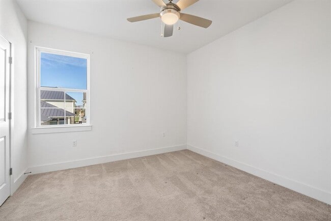 Building Photo - 2508 Simond Ave