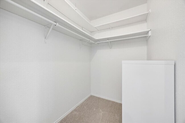 Building Photo - 2609 Monarch Dr