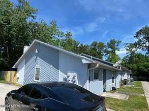 Building Photo - 7627 Indian Lakes Dr
