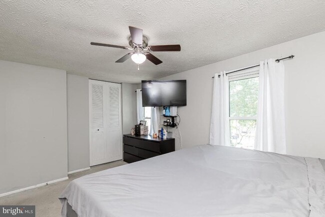 Building Photo - 11260 Westport Dr