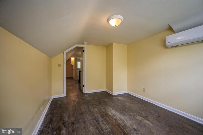 Building Photo - 6007 Bradley Ln