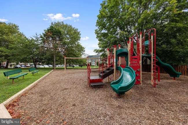 Building Photo - 20324 Cedarhurst Way
