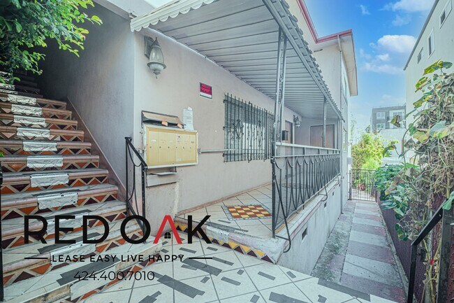 Building Photo - 436 Normandie Pl