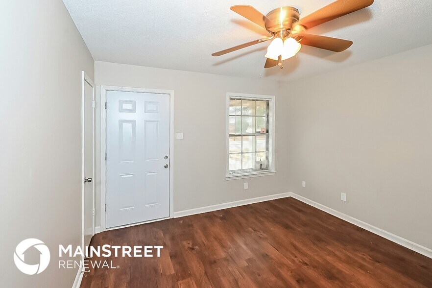 Building Photo - 4229 Forest View Dr