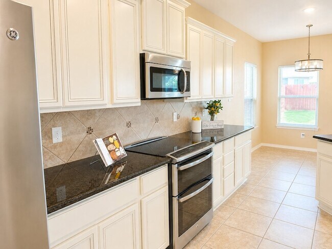 Building Photo - 1009 Cheyenne Dr