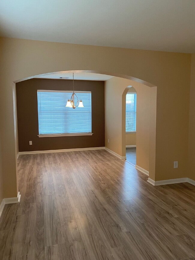 Building Photo - Spacious 4Bed, 2.5 Bath plus Bonus Room, 2-story home in the desirable Remington Grove community!