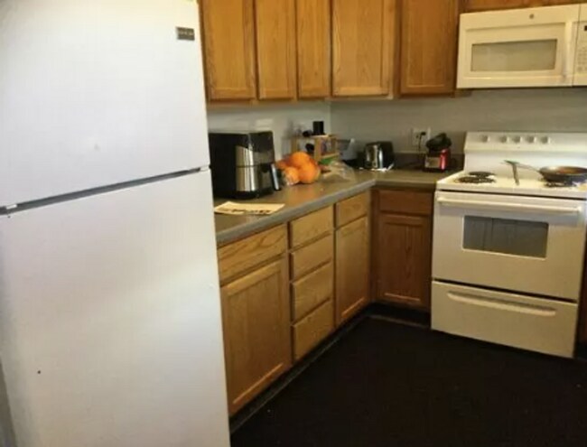 Building Photo - Studio Rental Near UNR