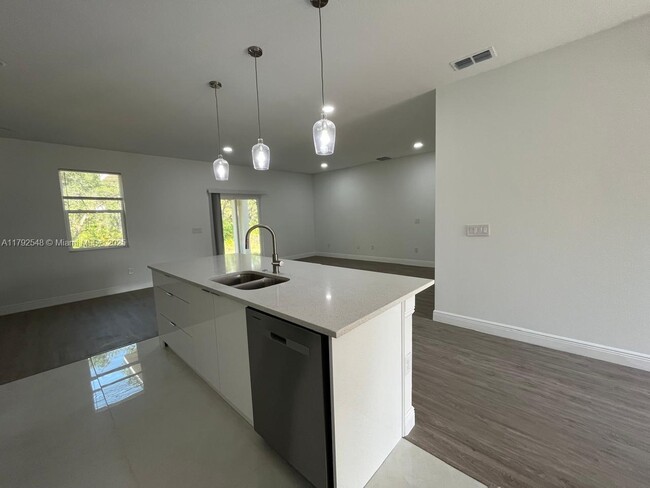 Building Photo - 514 Glade Ct
