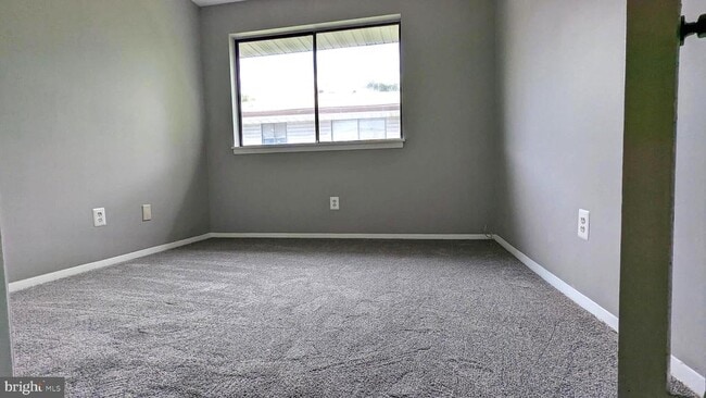 Building Photo - 1703 Fountain Rock Way