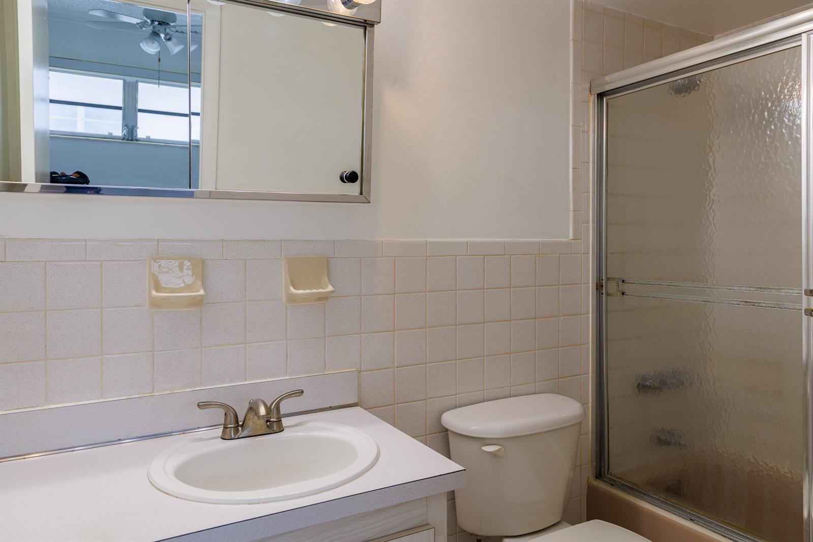 Building Photo - 6211 SW 37th St