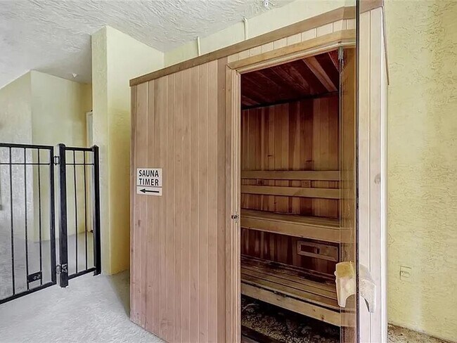 Building Photo - 5500 Bentgrass Dr