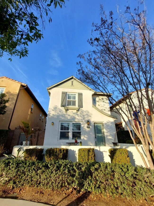 Building Photo - Beautiful townhouse in Ontario-CALL FOR OUR MOVE-IN SPEACIAL