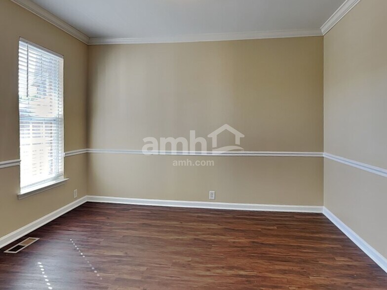 Building Photo - 1213 Travelers Pl