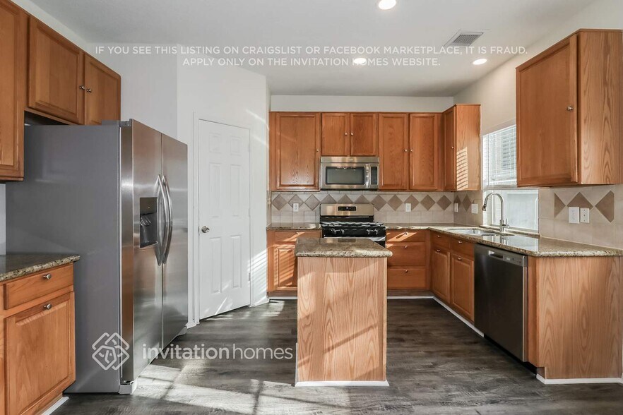 Building Photo - 18611 Atasca S Dr