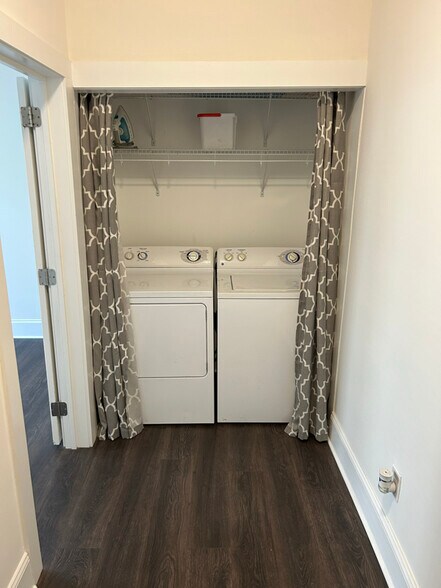 Building Photo - 103 N 13th St