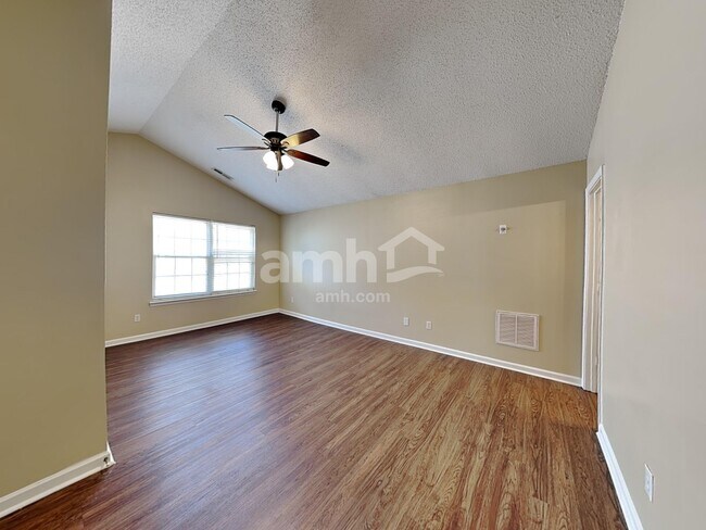 Building Photo - 3052 Teton Dr