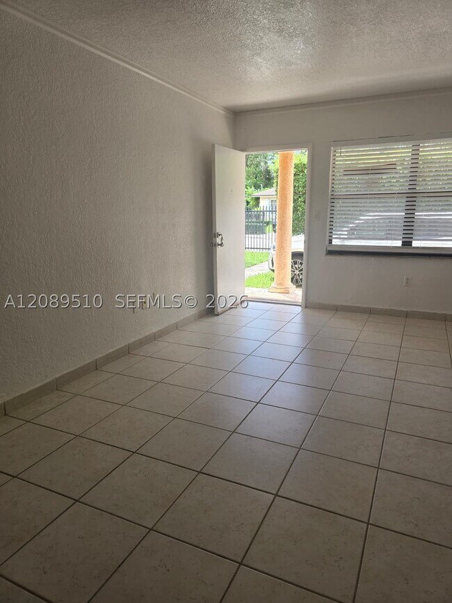 Building Photo - 6125 SW 63rd St