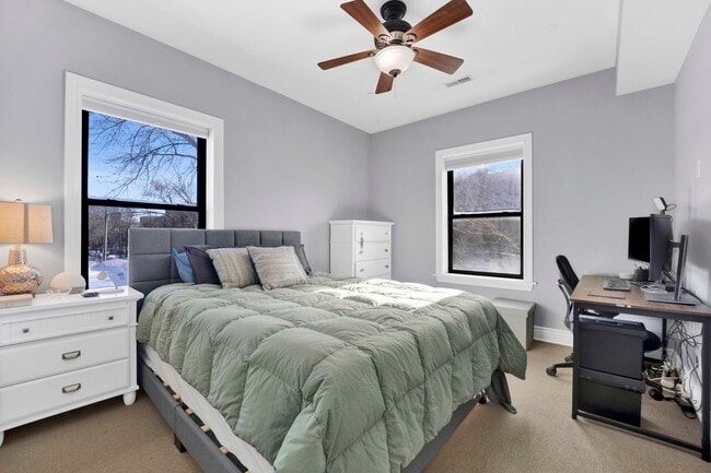 Building Photo - 1608 W Byron St