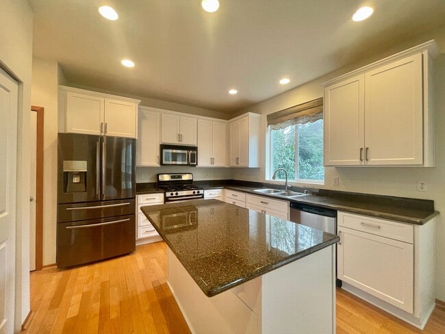 Building Photo - Charming Home in quiet Sunset Landing Community, Edmonds!